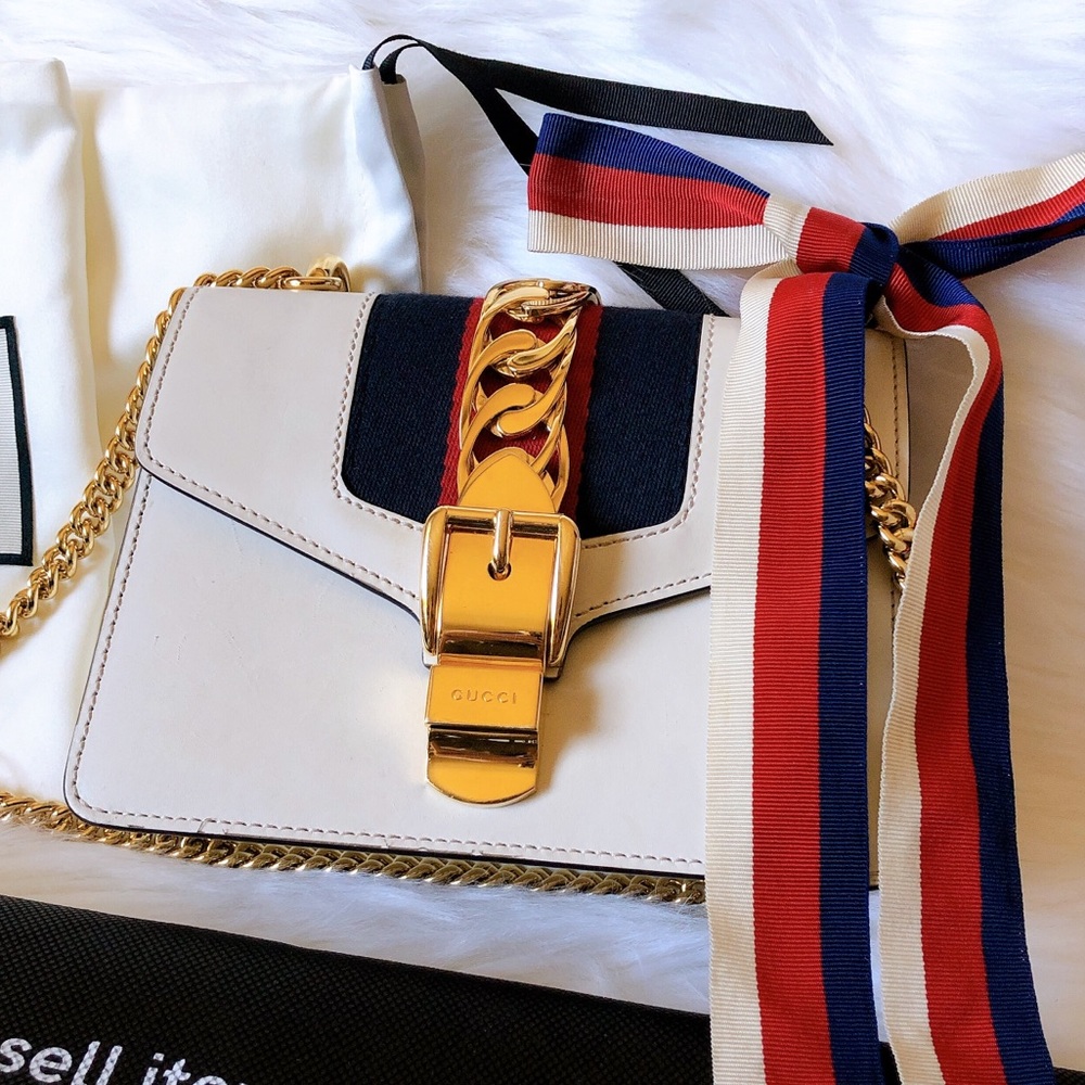 Pre-owned Gucci Sylvie Mini in White